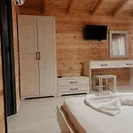 Kompleksi Algedi Hotel