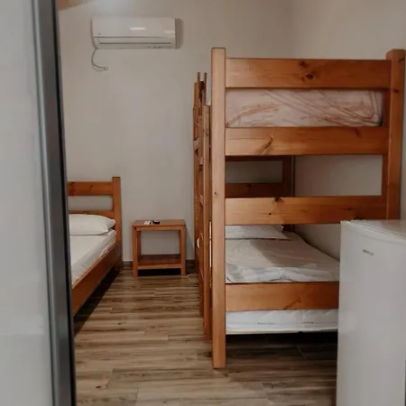Hotel Kompleksi Algedi *