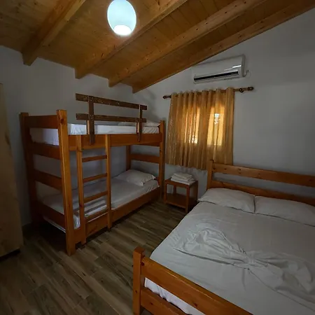 Hotel Kompleksi Algedi Zverneci