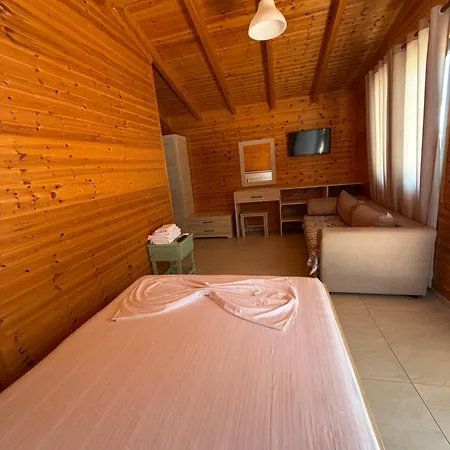 Hotel Kompleksi Algedi
