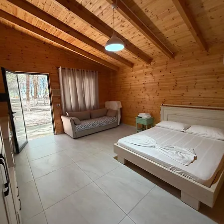 Kompleksi Algedi Hotel *