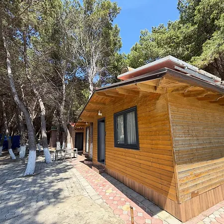 Kompleksi Algedi Hotel Zverneci